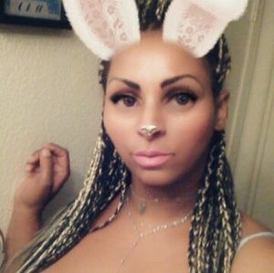 Meet your Posher, Carolina